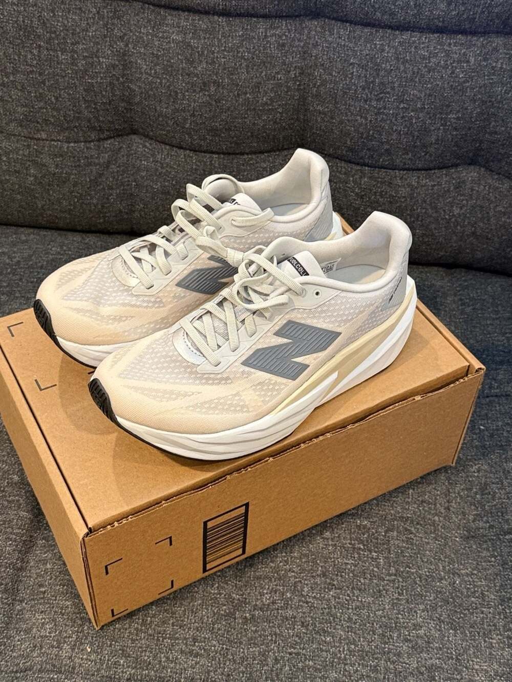 8.5W - New Balance FuelCell Rebel v4 womens Running Shoes